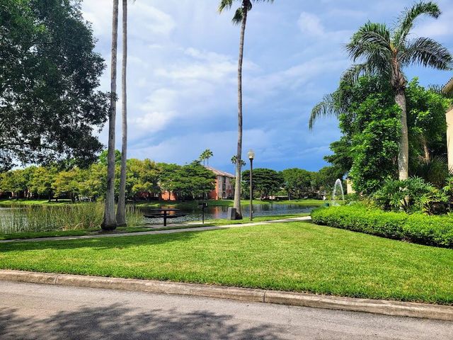 4167 N Haverhill Road 1111, West Palm Beach, FL 33417