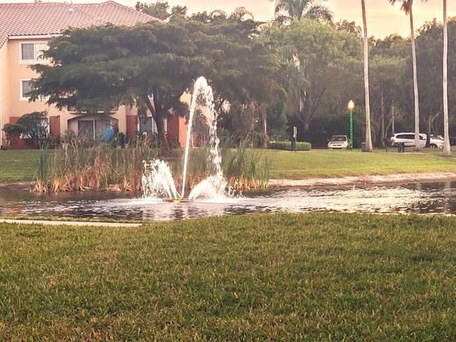 4167 N Haverhill Road 1111, West Palm Beach, FL 33417