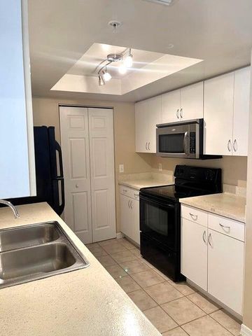 4167 N Haverhill Road 1111, West Palm Beach, FL 33417