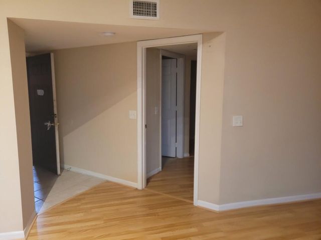 4167 N Haverhill Road 1111, West Palm Beach, FL 33417