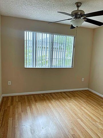 4167 N Haverhill Road 1111, West Palm Beach, FL 33417