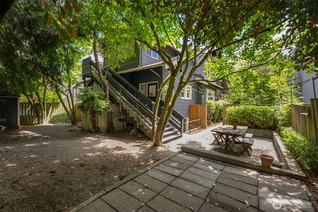 410 N 48th Street, Seattle, WA 98103