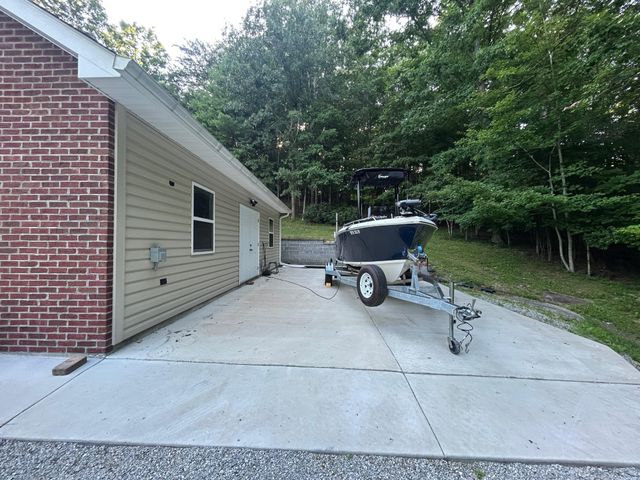 290 Goodstock Road, Crossville, TN 38555