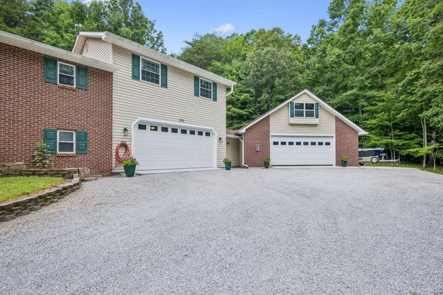290 Goodstock Road, Crossville, TN 38555