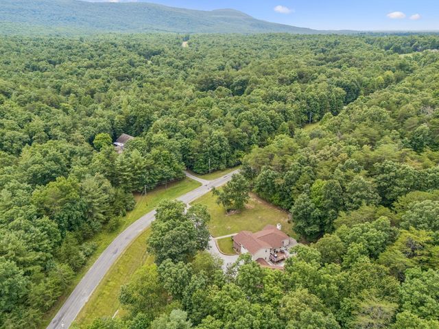 290 Goodstock Road, Crossville, TN 38555