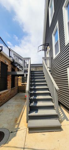 3816 W Montrose Avenue CH, Chicago, IL 60618