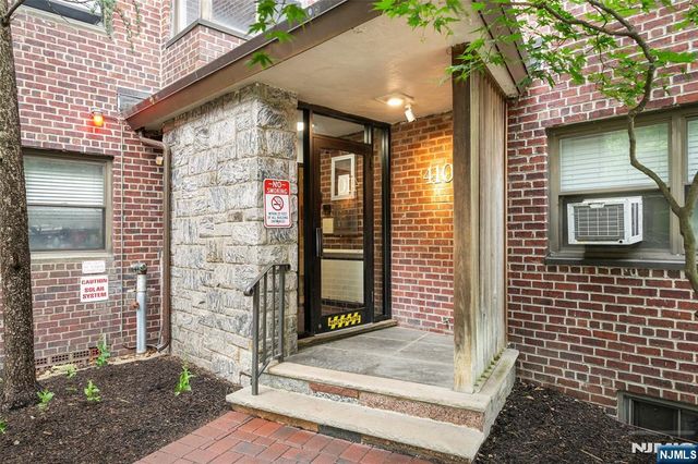 410 Park Place 4B, Fort Lee, NJ 07024