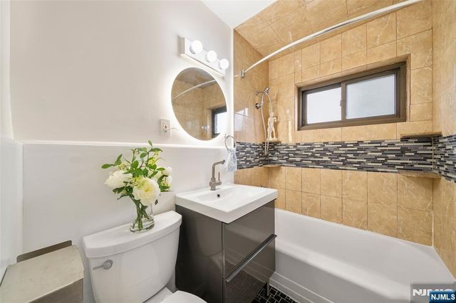410 Park Place 4B, Fort Lee, NJ 07024