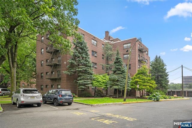 410 Park Place 4B, Fort Lee, NJ 07024