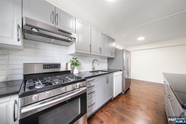 410 Park Place 4B, Fort Lee, NJ 07024