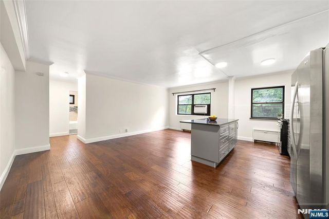 410 Park Place 4B, Fort Lee, NJ 07024