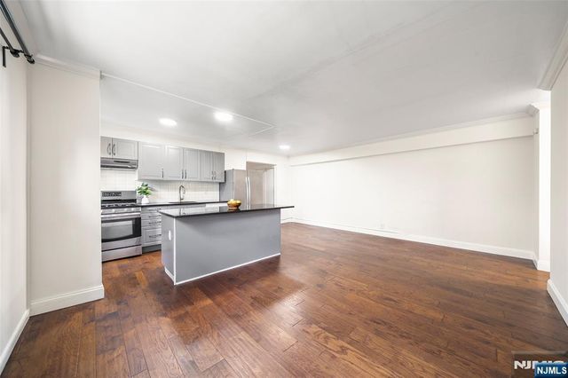 410 Park Place 4B, Fort Lee, NJ 07024
