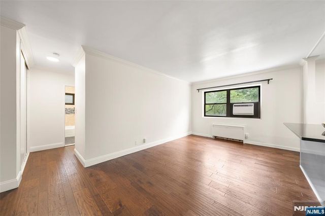 410 Park Place 4B, Fort Lee, NJ 07024