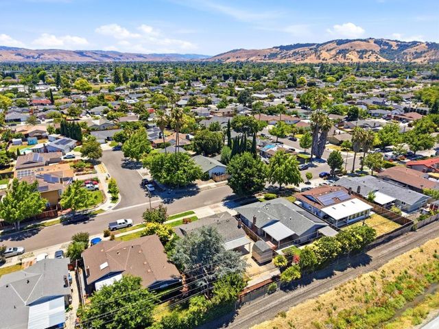 5737 Indian Avenue, San Jose, CA 95123