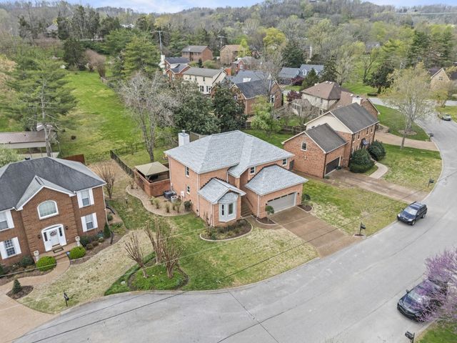 7108 River Park Ct, Nashville, TN 37221