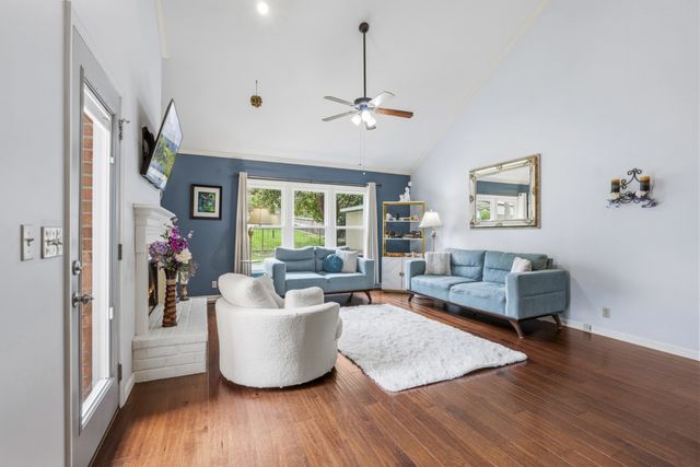 7108 River Park Ct, Nashville, TN 37221