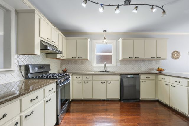 7108 River Park Ct, Nashville, TN 37221