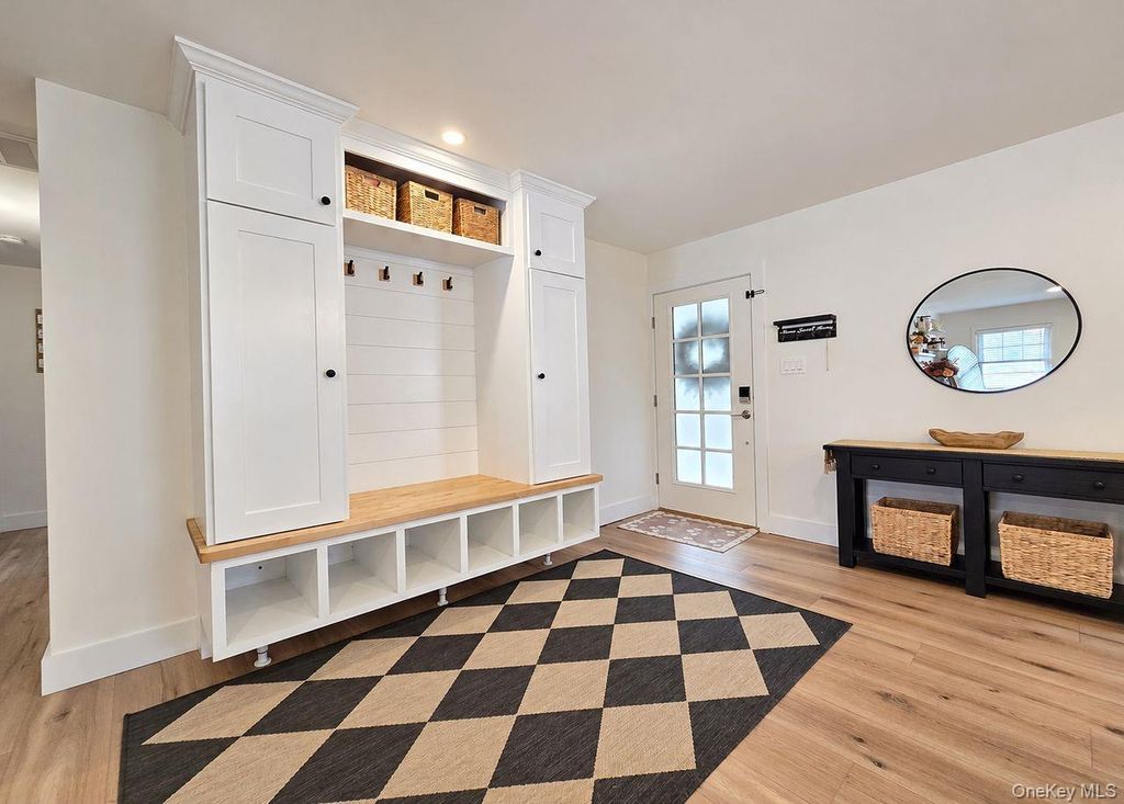 25 Stratton Lane, Stony Brook, NY 11790 — photo 3