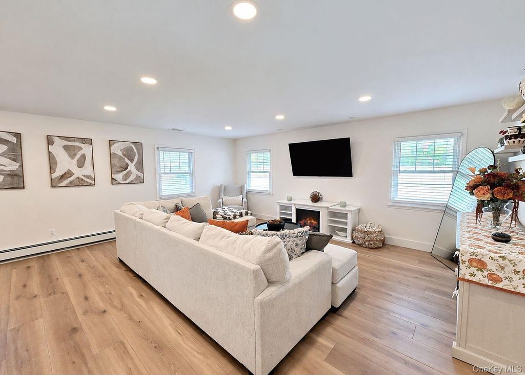 25 Stratton Lane, Stony Brook, NY 11790 — photo 4