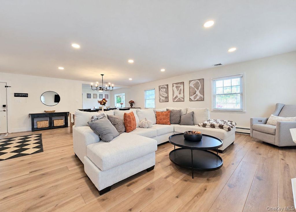 25 Stratton Lane, Stony Brook, NY 11790 — photo 5