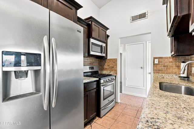 6673 Tiger Eye Drive, El Paso, TX 79924
