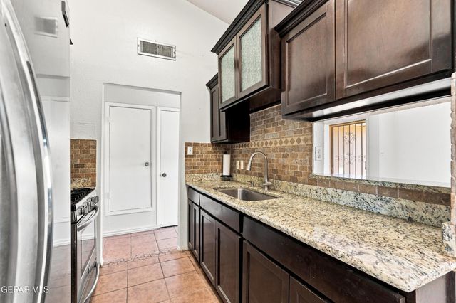 6673 Tiger Eye Drive, El Paso, TX 79924