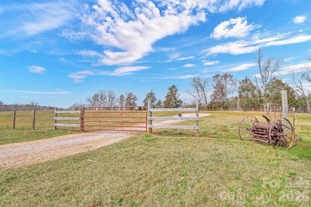 1791B Westbrook Road, Edgemoor, SC 29712