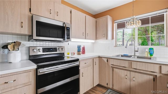 12092 S Hyacinth Point, Floral City, FL 34436