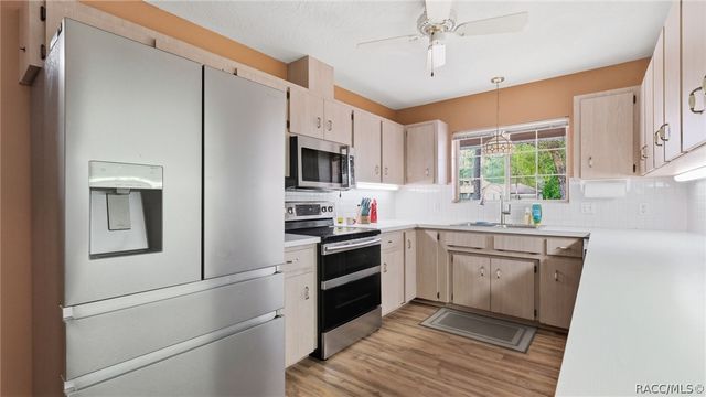 12092 S Hyacinth Point, Floral City, FL 34436