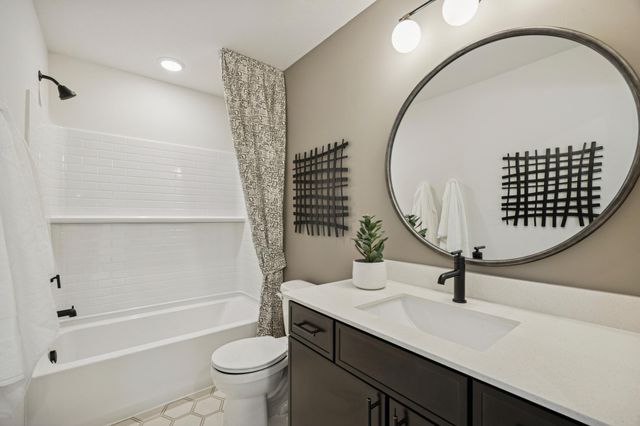 1652 Lund Way, Shakopee, MN 55379