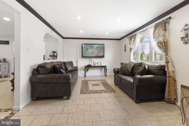 608 E PINE ST, Feasterville Trevose, PA 19053