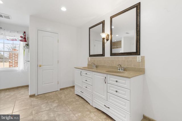 608 E PINE ST, Feasterville Trevose, PA 19053