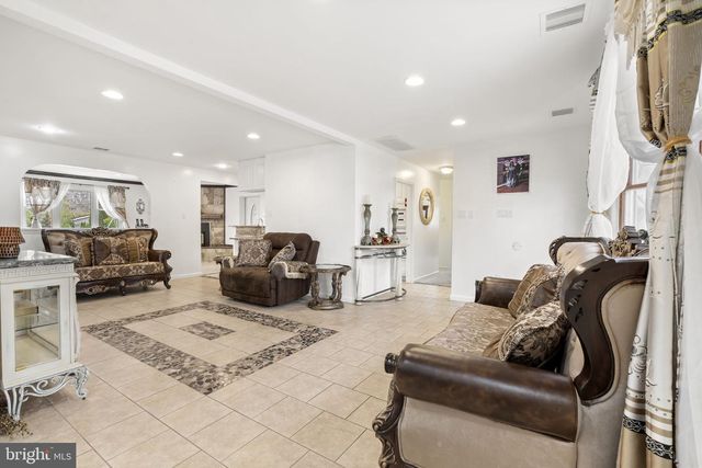 608 E PINE ST, Feasterville Trevose, PA 19053