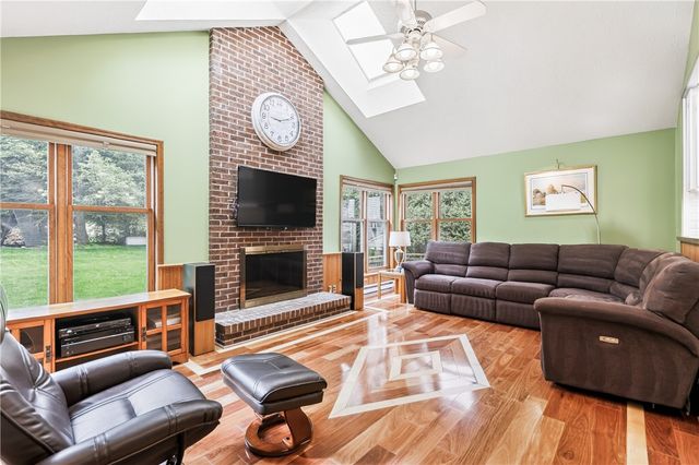 5 Fresh Meadow Run, Perinton, NY 14526