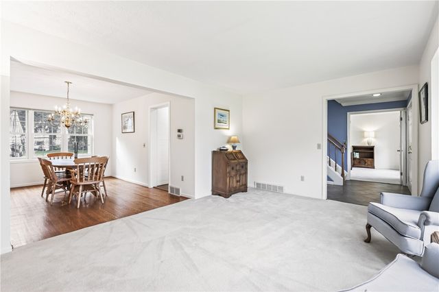 5 Fresh Meadow Run, Perinton, NY 14526
