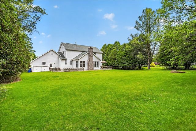 5 Fresh Meadow Run, Perinton, NY 14526
