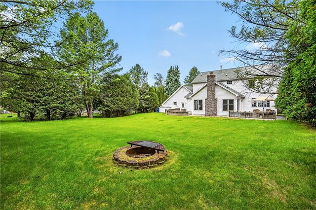 5 Fresh Meadow Run, Perinton, NY 14526
