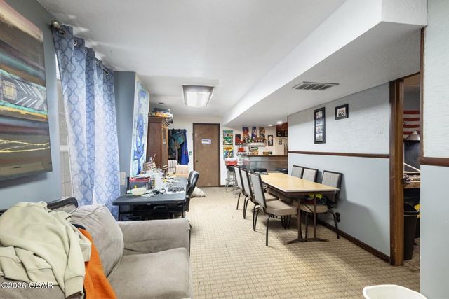 4030 E Zora Street, Webb City, MO 64870