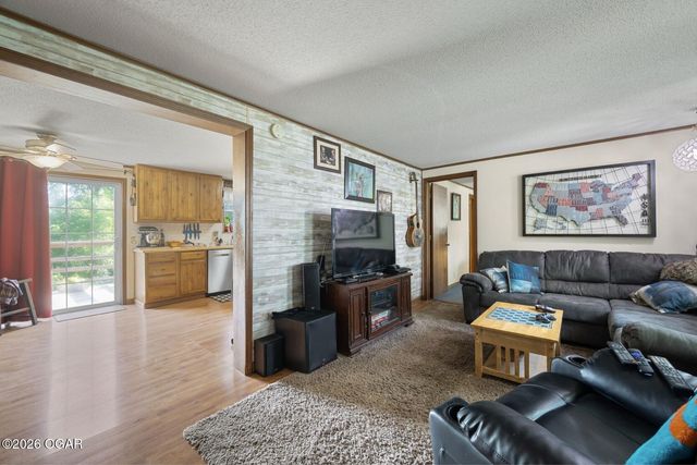 4030 E Zora Street, Webb City, MO 64870