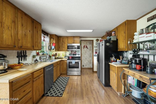 4030 E Zora Street, Webb City, MO 64870