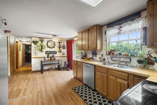 4030 E Zora Street, Webb City, MO 64870