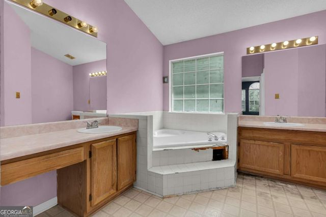 7153 New Dale Road, Rex, GA 30273