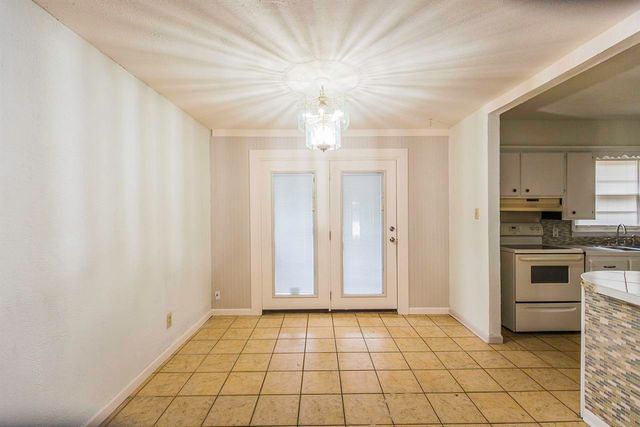 3908 NW Santa Fe Ave, Lawton, OK 73505