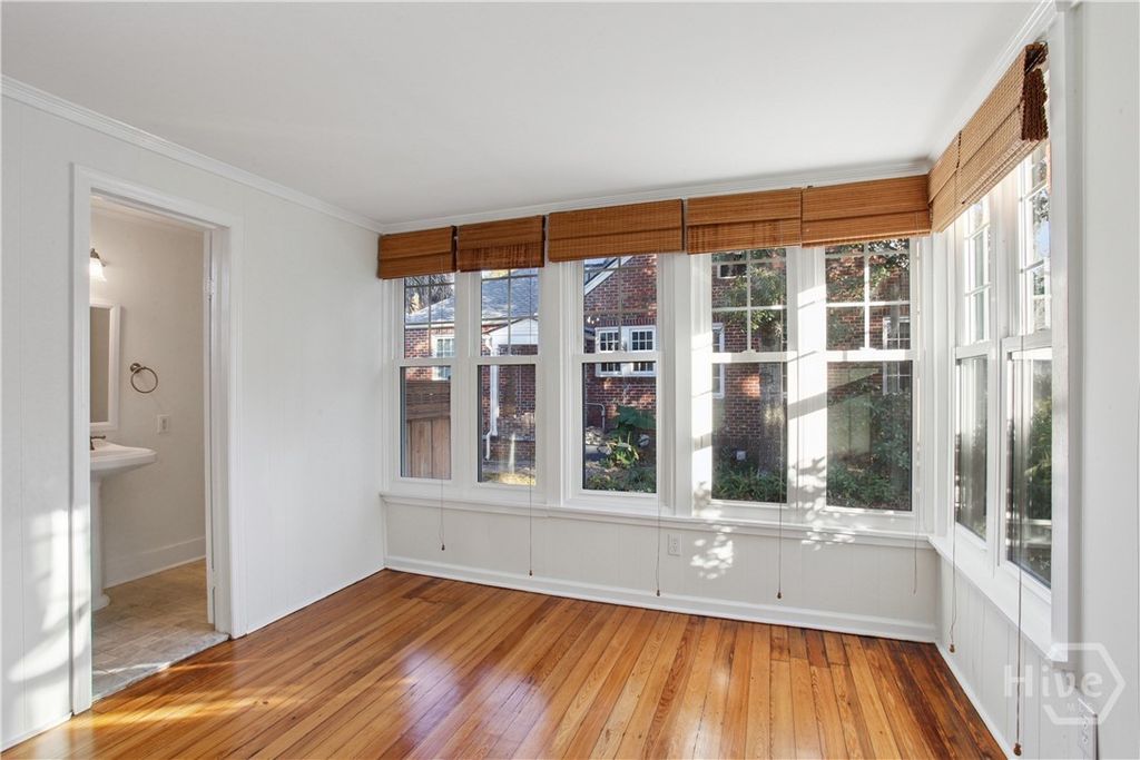 Image 14 of property listing at 806 Maupas Avenue, Savannah, GA 31401