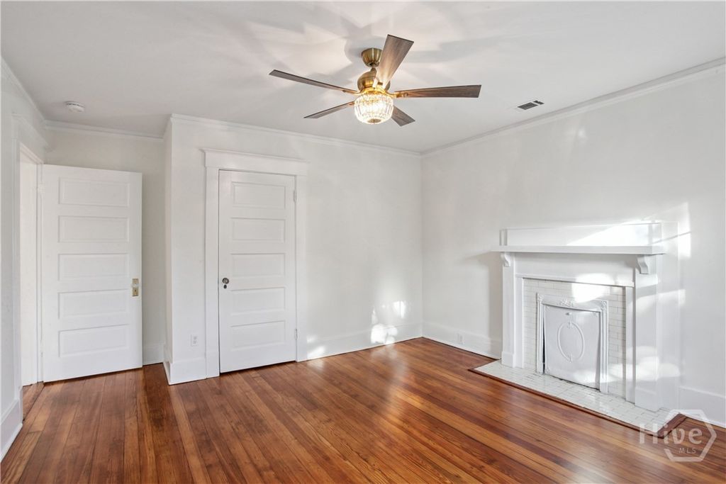 Image 17 of property listing at 806 Maupas Avenue, Savannah, GA 31401