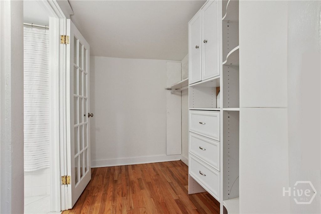 Image 23 of property listing at 806 Maupas Avenue, Savannah, GA 31401