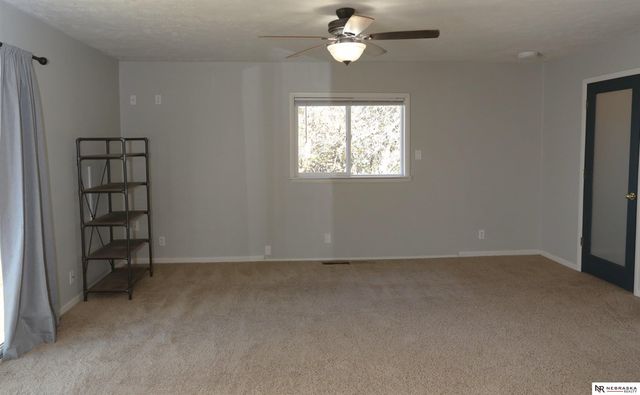 3902 Overlook Circle, Bellevue, NE 68147