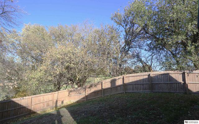 3902 Overlook Circle, Bellevue, NE 68147