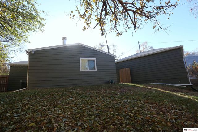 3902 Overlook Circle, Bellevue, NE 68147