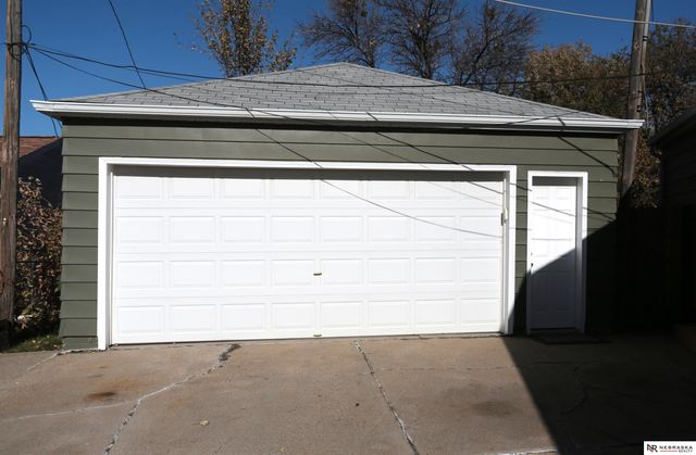 3902 Overlook Circle, Bellevue, NE 68147